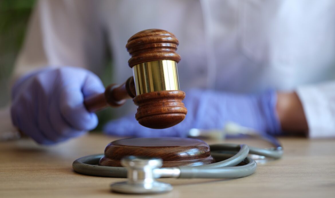 How Much Does a Personal Injury Lawyer Cost